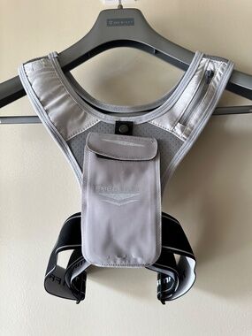 Freetrain V1 Reflective Running Vest with Phone pocket